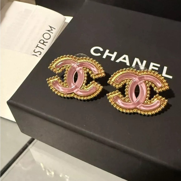 CHANEL 24P Pink and Gold CC Resin Stud Earrings - Picture 3 of 7